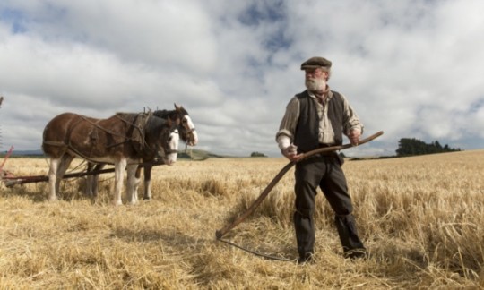 SUNSET SONG: premières images du nouveau Terence Davies avec Agyness Deyn