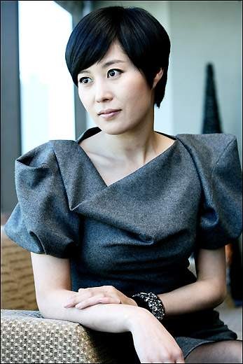FEMALE SHAMAN: Moon So-Ri et Kim Sae-Ron font de la magie