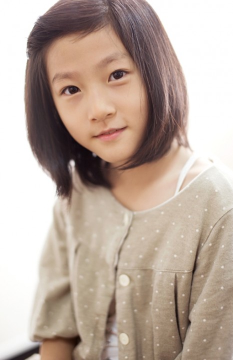 FEMALE SHAMAN: Moon So-Ri et Kim Sae-Ron font de la magie