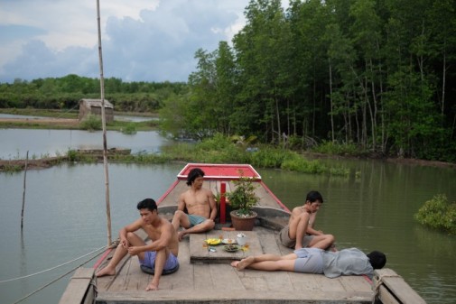 BIG FATHER, SMALL FATHER: nouvelles images du film de Phan Dang Di en compet' à la Berlinale