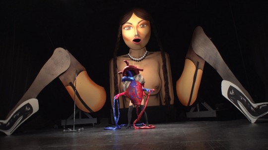 NARCISSISTER ORGAN PLAYER: 1res images d'un ovni signé d'une performeuse féministe