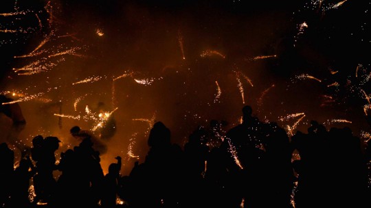 BRIMSTONE & GLORY: des images étonnantes d'un doc sur les feux d'artifice