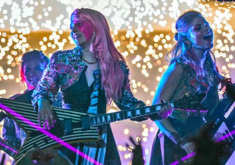 JEM & LES HOLOGRAMMES: nouvelles images pour l'adaptation de l'extravagante série