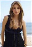 MALICE IN SUNDERLAND: Mischa Barton suit le lapin blanc